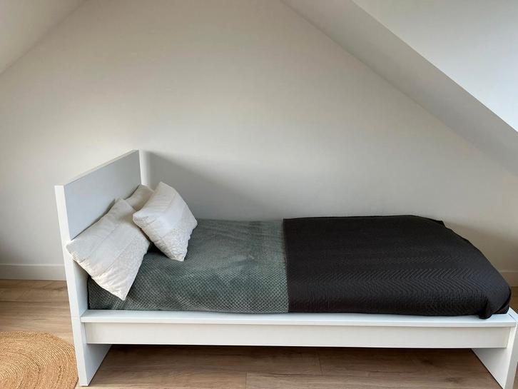 Ikea Malm bed wit, Huis en Inrichting, Slaapkamer | Bedden, Zo goed als nieuw, Eenpersoons, 90 cm, 200 cm, Hout, Wit, Ophalen of Verzenden
