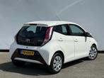 Toyota Aygo 1.0 VVT-i x-play LED | Airco | 5 Deurs | Achteru, Voorwielaandrijving, Stof, Gebruikt, Euro 6