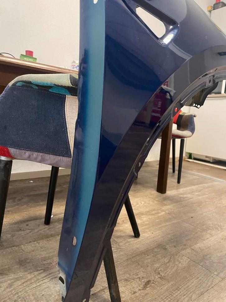 Tesla Model Y - Rechter Voorspatbord (Blauw), Auto-onderdelen, Carrosserie en Plaatwerk, Spatbord, Voor, Gebruikt, Ophalen of Verzenden