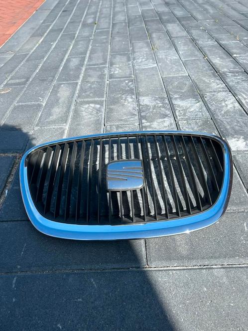 Voorgrill met logo - Seat Leon 1P (facelift), Auto-onderdelen, Carrosserie en Plaatwerk, Seat, Voor, Gebruikt, Ophalen