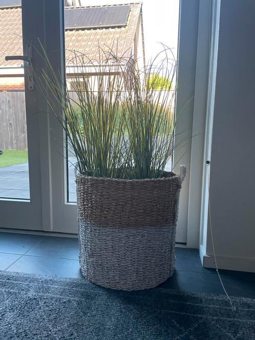 Rieten Mand - Decoratief en Praktisch, Huis en Inrichting, Woonaccessoires | Schalen en Manden, Zo goed als nieuw, Mand, Rond
