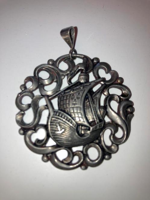Vintage hanger Vikingschip diameter 4,8 cm. tbv ketting, Antiek en Kunst, Curiosa en Brocante, Verzenden