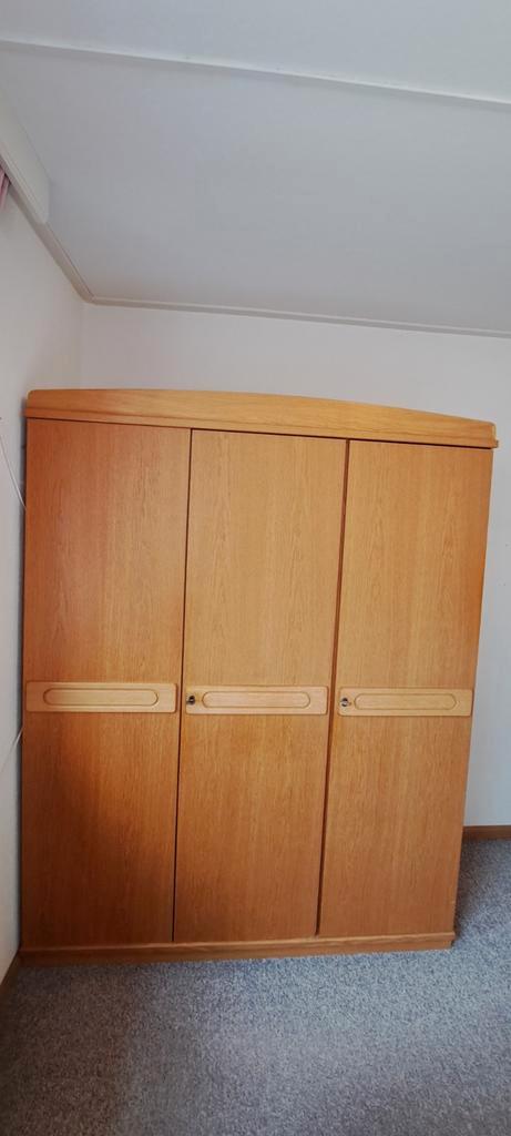 Houten kledingkast, bed ombouw en 2 nachtkastjes, Huis en Inrichting, Slaapkamer | Complete slaapkamers, Gebruikt, Tweepersoons