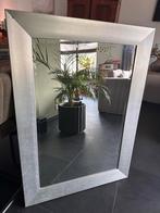 Strakke zilverkleurige spiegel met brede rand, Ophalen, 100 tot 150 cm, Zo goed als nieuw, 75 tot 100 cm