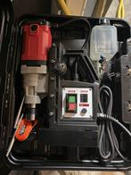 Nieuwe magneetboormachine met freesjes, Ophalen of Verzenden, Nieuw, 600 watt of meer, Boormachine