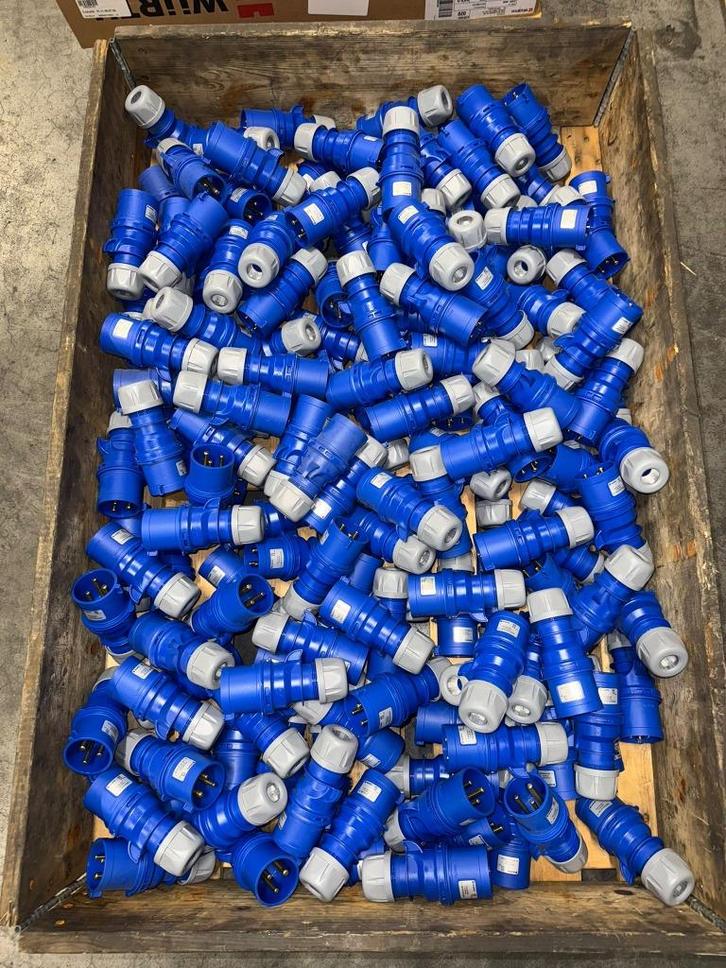 CEE-stekker Grote partij Würth 250 V 32A, Doe-het-zelf en Verbouw, Elektra en Kabels, Nieuw, Stekker, Ophalen