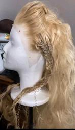 Prachtige goudblonde zijdezachte  Lace-wig 26 inch., Sieraden, Tassen en Uiterlijk, Uiterlijk | Haarverzorging, Ophalen of Verzenden