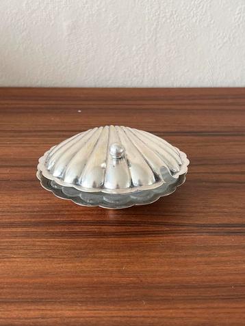 Bijzonder schelp schaaltje verzilverd kaviaar sieraden beschikbaar voor biedingen