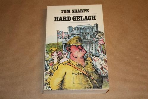 Hard gelach. Tom Sharpe. 1e druk 1981., Boeken, Humor, Gelezen, Ophalen of Verzenden