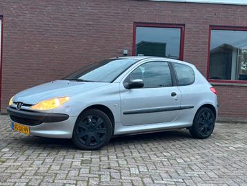 Peugeot 206 1.4 3DR 1998 Grijs NIEUWE APK beschikbaar voor biedingen