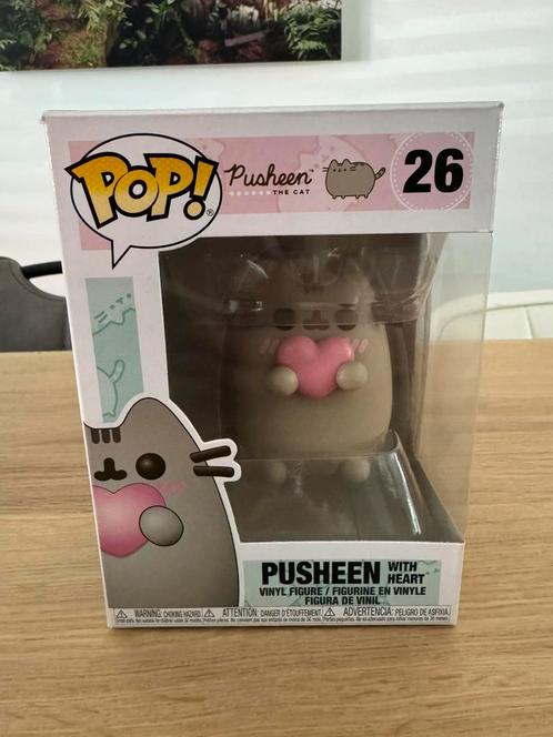 Funko pop Pusheen with heart 26, Verzamelen, Poppetjes en Figuurtjes, Zo goed als nieuw, Ophalen of Verzenden