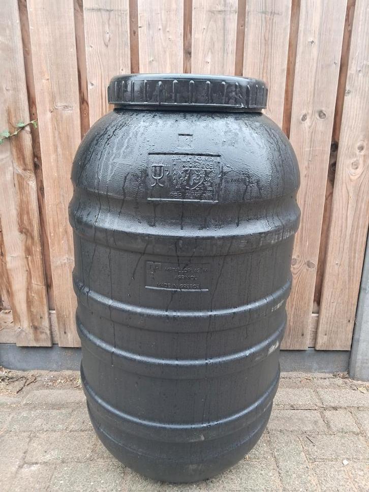 Nette tonnen van 220 liter, Tuin en Terras, Regentonnen, Zo goed als nieuw, 150 liter of meer, Met kraantje, Ophalen of Verzenden