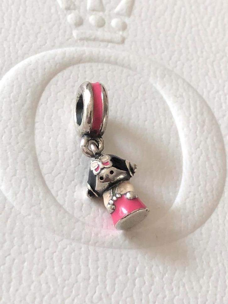 ZELDZAAM Pandora bedel Koreaans poppetje RETIRED, Sieraden, Tassen en Uiterlijk, Bedels, Zo goed als nieuw, Pandora, Zilver, Ophalen