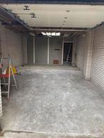 Opslag/garage met een bijkamer en een verhard buitenterrein, Auto diversen, Autostallingen en Garages