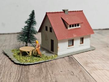 Modeltrein N spoor huis  beschikbaar voor biedingen