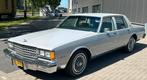 CHEVROLET CAPRICE 5.0 CLASSIC AUT BJ1982 GRIJS/ZILVER, Auto's, Automaat, Achterwielaandrijving, 5000 cc, Chevrolet