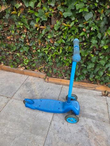 Blauwe step met 4 opties beschikbaar voor biedingen