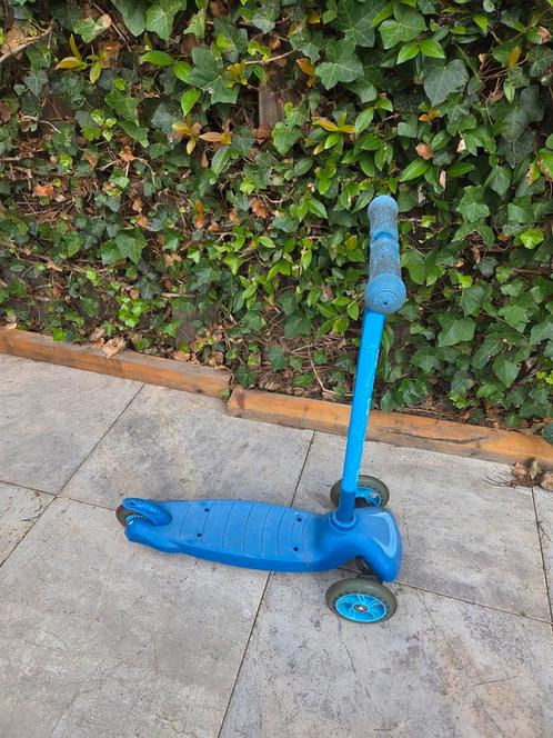 Blauwe step met 4 opties, Fietsen en Brommers, Steps, Zo goed als nieuw, Gewone step, Ophalen