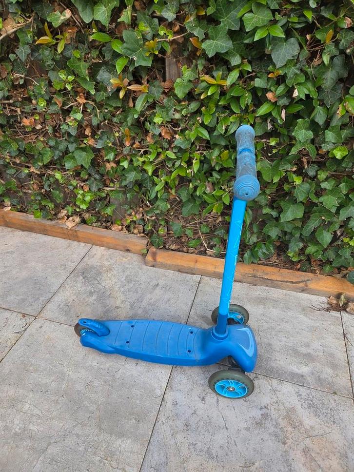 Blauwe step met 4 opties, Fietsen en Brommers, Steps, Zo goed als nieuw, Gewone step, Ophalen