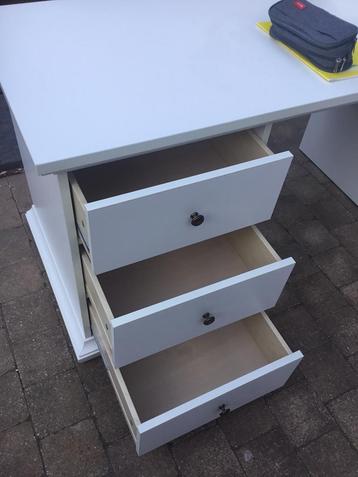Modern klassiek bureau met drie laden