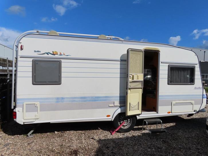 Caravan Hobby 495 UFE, Caravans en Kamperen, Caravans, Particulier, tot en met 4, 1000 - 1250 kg, Rondzit, Hobby, Frans bed, Douche
