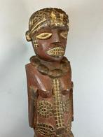 251236 Grro Afrikaans Kuyu beeld uit Congo., Antiek en Kunst, Ophalen of Verzenden