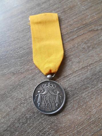Medaille 24 jaar trouwe dienst in zilver beschikbaar voor biedingen