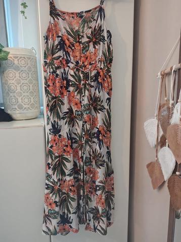 Vero Moda bloemenjurk – maat M beschikbaar voor biedingen