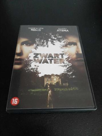 Zwart water, Hadewych Minis, Barry Atsma, Isabelle Stokkel! beschikbaar voor biedingen