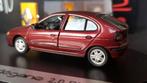 Renault Megane Hatchback 1996 1:43 Vitesse Pol, Hobby en Vrije tijd, Modelauto's | 1:43, Ophalen of Verzenden, Zo goed als nieuw