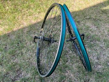 Ambrosio 26 inch wielset & rotors & 9-speed cassette beschikbaar voor biedingen