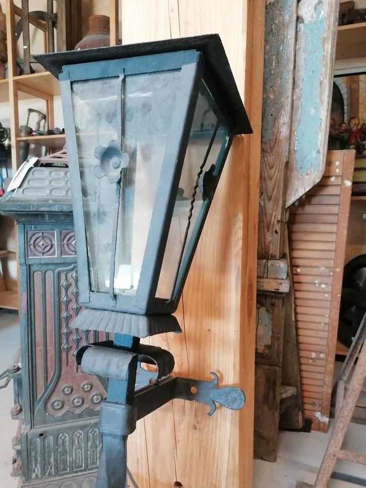 2 stuks lantaarns staal en robuust, Tuin en Terras, Buitenverlichting, Zo goed als nieuw, Wandlamp, IJzer, 50 tot 250 watt, Zonne-energie