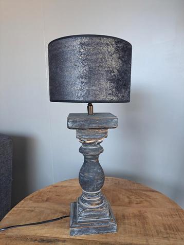 Lamp beschikbaar voor biedingen