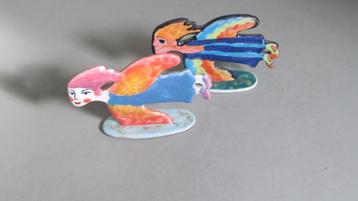 Twee aparte kleine objecten van geglazuurd aardewerk 10x15 beschikbaar voor biedingen