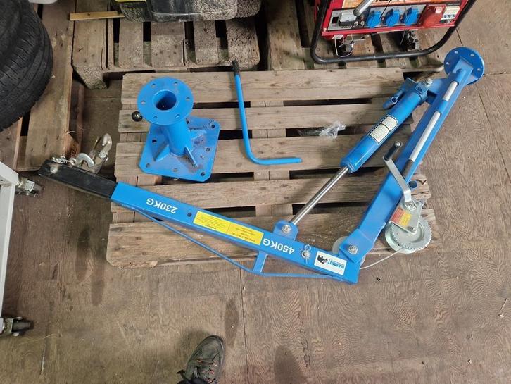 Aanhanger kraan 360 graden draaibaar Nieuw 450 kg, Doe-het-zelf en Verbouw, Gereedschap | Handgereedschap, Nieuw, Ophalen