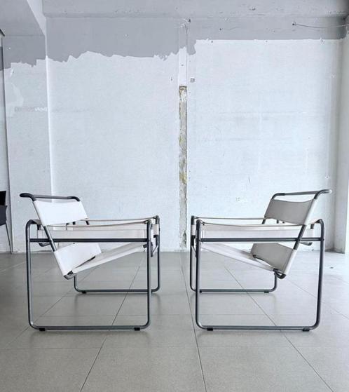2x Wassily armchair by Marcel Breuer for Bononia Gavina, Huis en Inrichting, Fauteuils, Gebruikt, Leer, Metaal, Ophalen