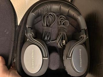 B&W Bowers & Wilkens over ear koptelefoon beschikbaar voor biedingen