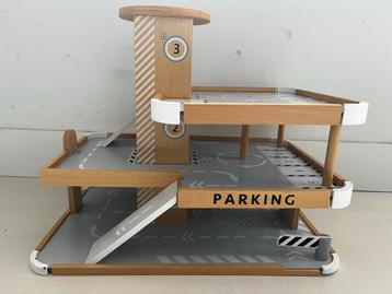 Petit amelie Houten Parkeergarage beschikbaar voor biedingen