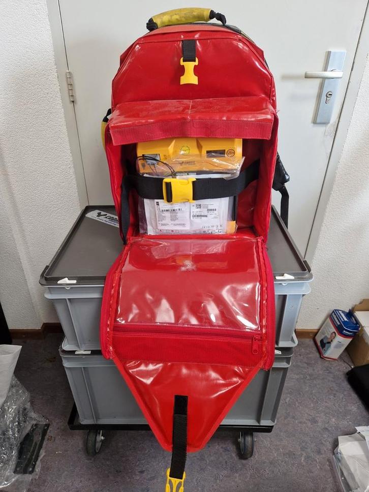 Lifepak 1000 AED in pax tas met inhoud Defibrillator ehbo, Diversen, Verpleegmiddelen, Zo goed als nieuw, Ophalen of Verzenden