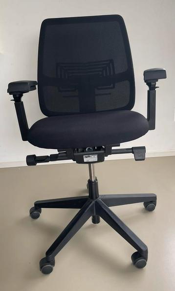 Ergonomische Haworth bureaustoel zwart beschikbaar voor biedingen