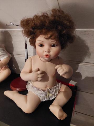 pop poppen porselein speelgoed pop 30 cm hoog beschikbaar voor biedingen