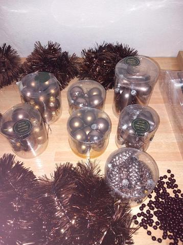 Set voor kerstboom beschikbaar voor biedingen