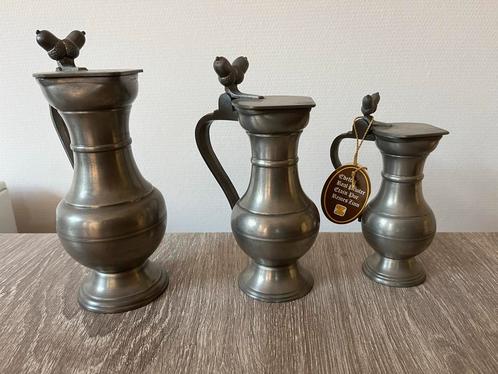 Antieke Tinnen Karaffen met Eikeldecoratie - Set van Drie, Antiek en Kunst, Antiek | Tin, Ophalen of Verzenden