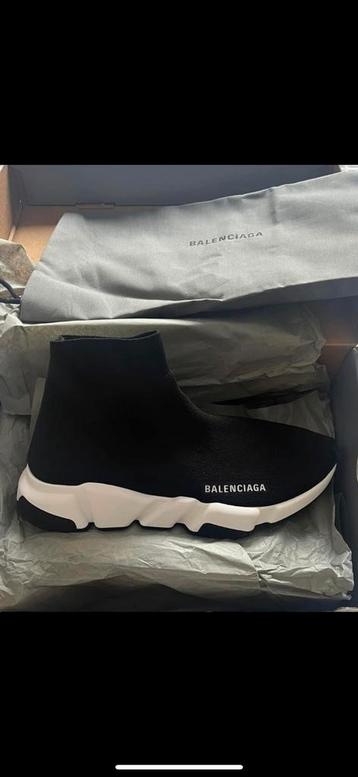 Balenciaga Speed Trainer beschikbaar voor biedingen