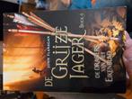 De Grijze Jager boek 4 Dragers Eikenblad, Gelezen, John Flanagan, Ophalen of Verzenden, Fictie