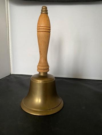 Vintage oude school bel handbel koperen brons beschikbaar voor biedingen