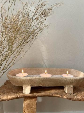 Tray beige beton beschikbaar voor biedingen