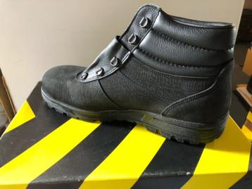 veiliheidsschoenen beschikbaar voor biedingen