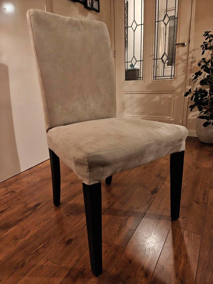 4 Ikea Eetkamerstoelen met Suède Look + Reservehoezen, Huis en Inrichting, Stoelen, Gebruikt, Vier, Hout, Stof, Ophalen