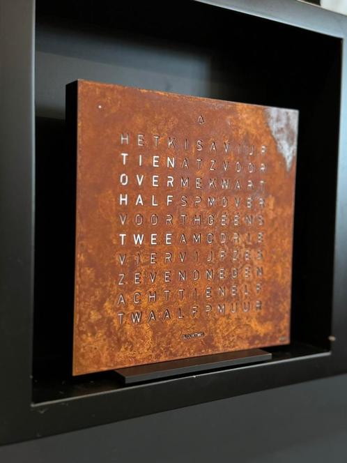 Nieuw Qlocktwo Touch Rust Woordklok design Klok Biegert Funk, Huis en Inrichting, Woonaccessoires | Klokken, Nieuw, Ophalen of Verzenden